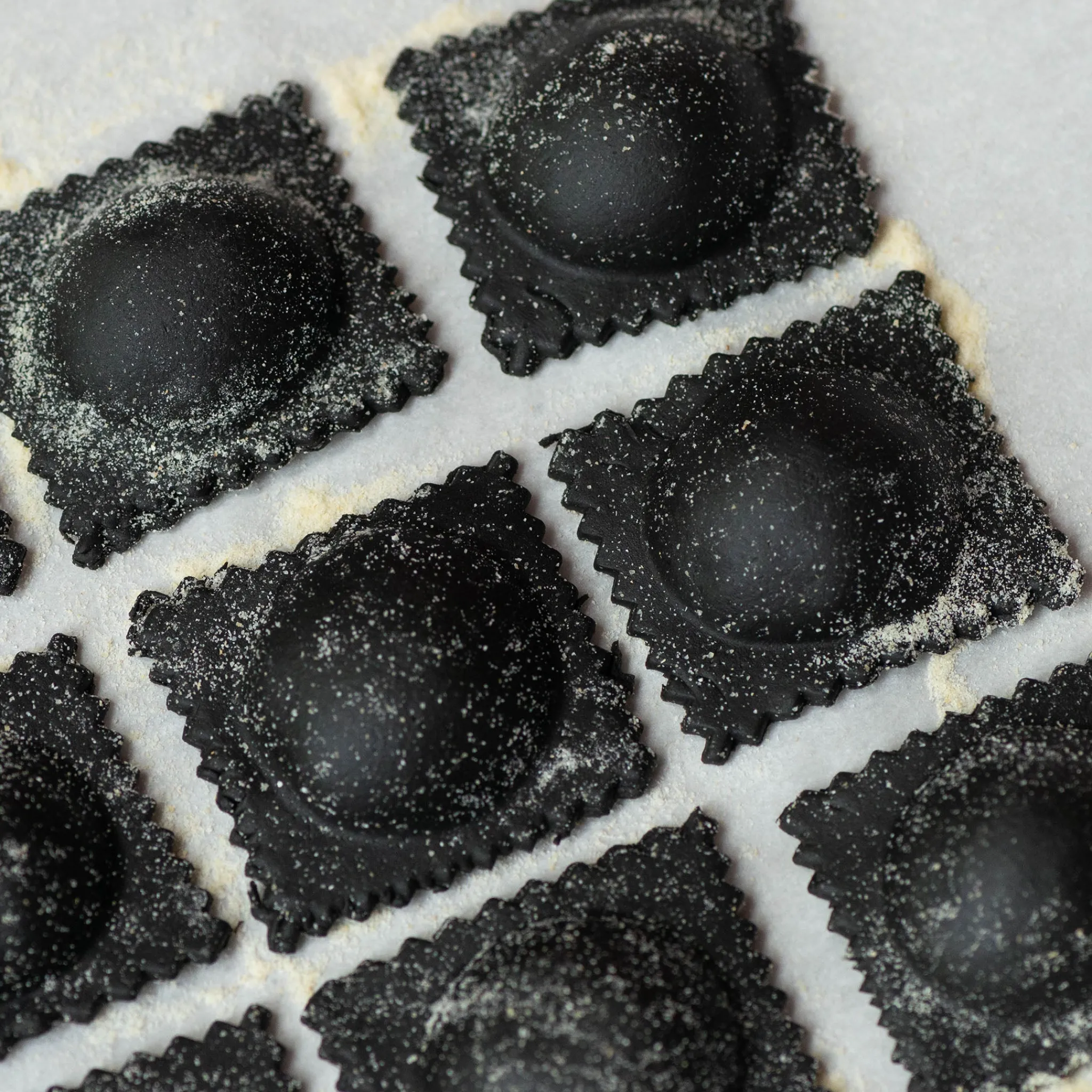 Italian Cookware Ravioli Tray - 12 Large Round Ravioli 52mm x 52mm Sale